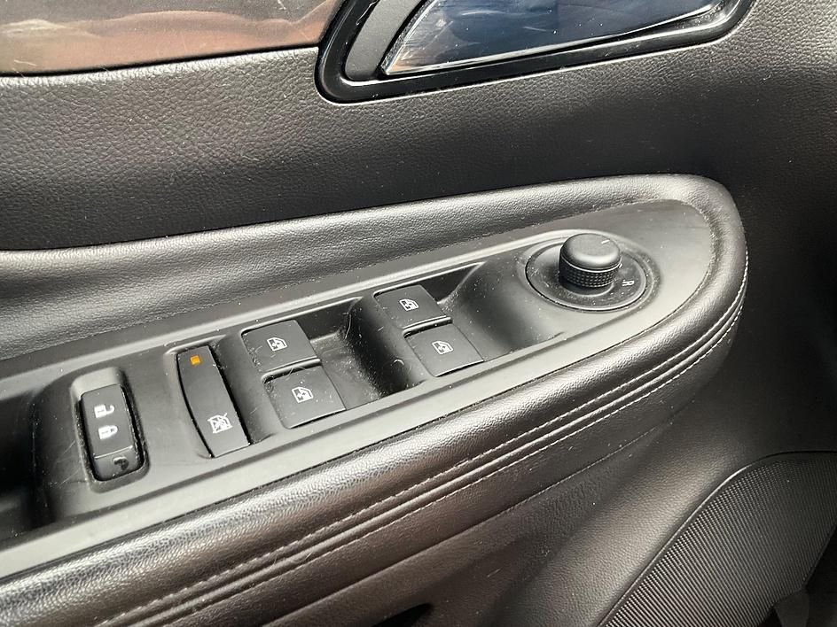 Used 2018 White Buick Preferred image 31