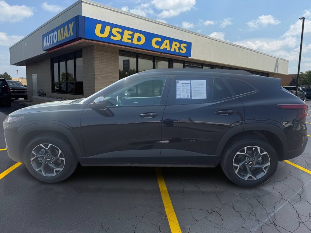 Used 2025 Mosaic Black Metallic Chevrolet LT image 8