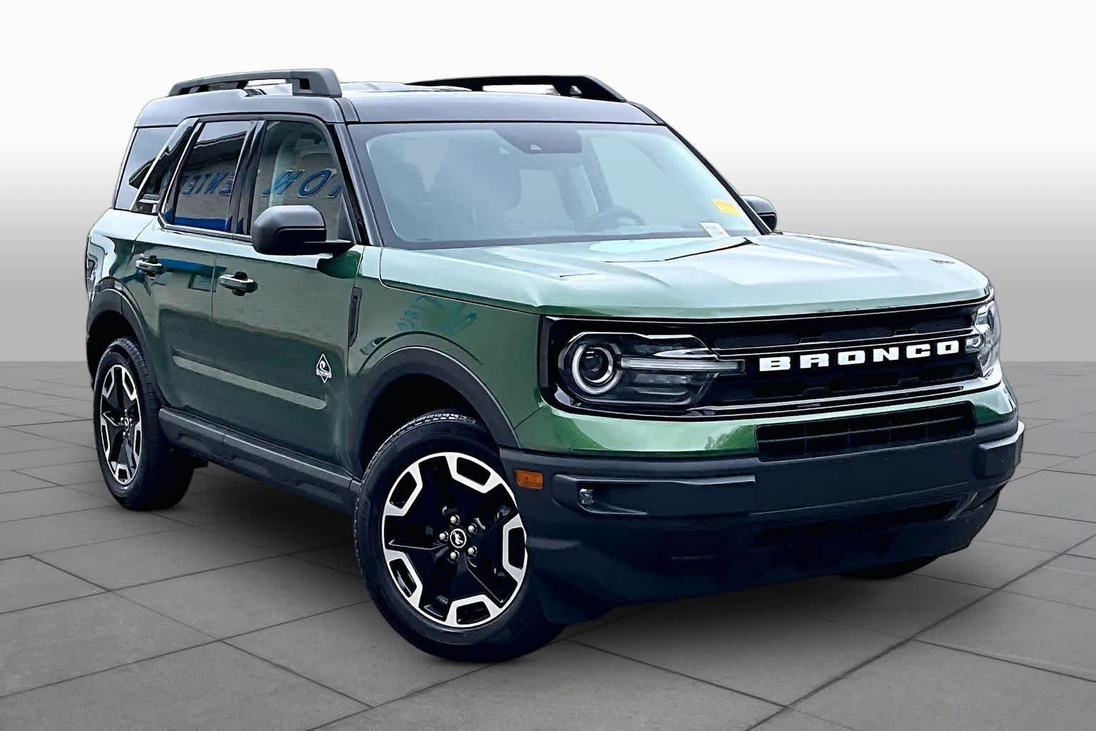 Used 2024 Eruption Green Ford Outer Banks image 3
