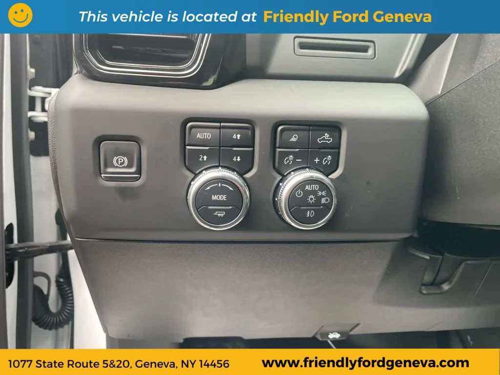 Used 2025 White GMC AT4 image 15