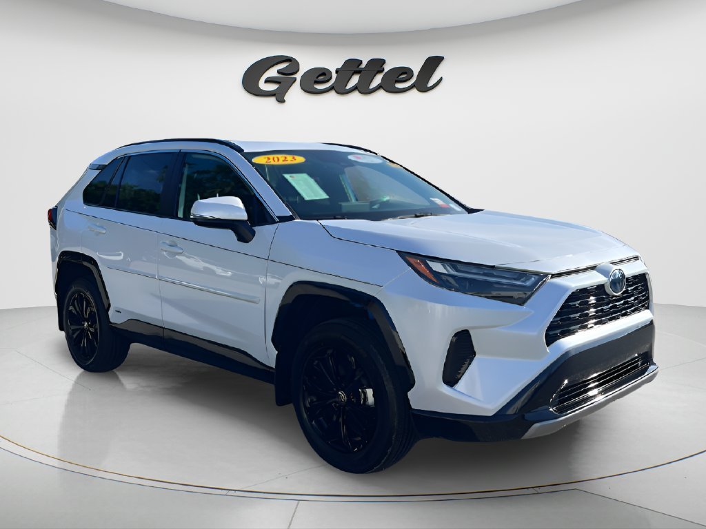Used 2023 Wind Chill Pear Toyota Hybrid SE image 3