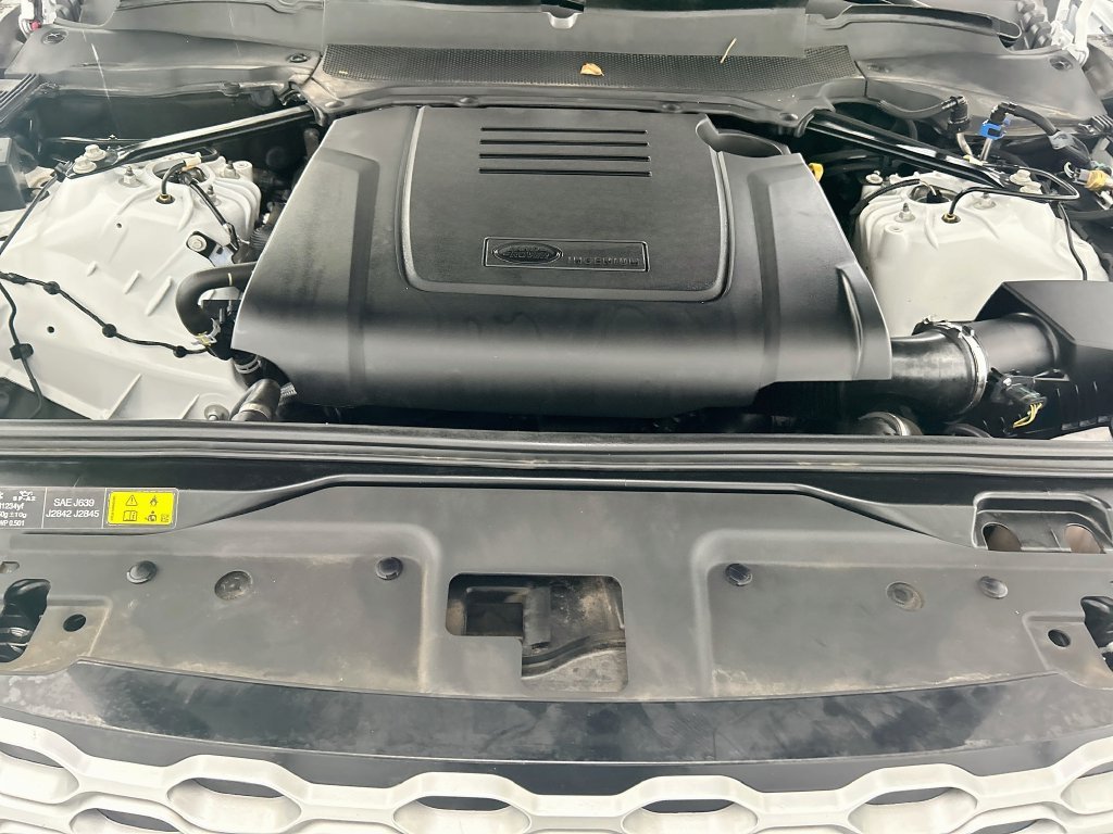 Certified Used 2025 Fuji White Land Rover S image 28