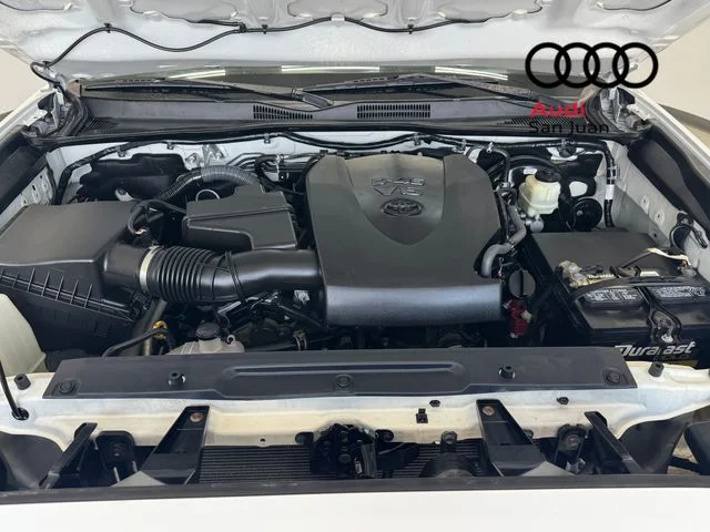 Used 2017 White Toyota SR5 image 9