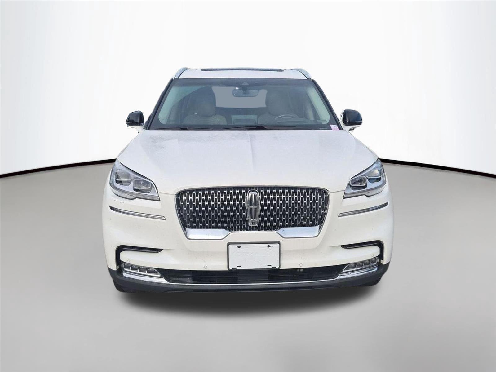 Used 2021 Pristine White Lincoln Reserve image 8