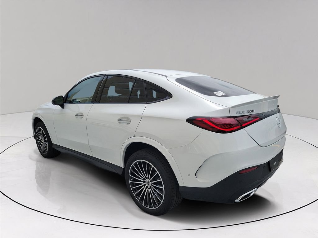 New 2027 MANUFAKTUR Moonlight White Metallic Mercedes-Benz GLC 300 image 4