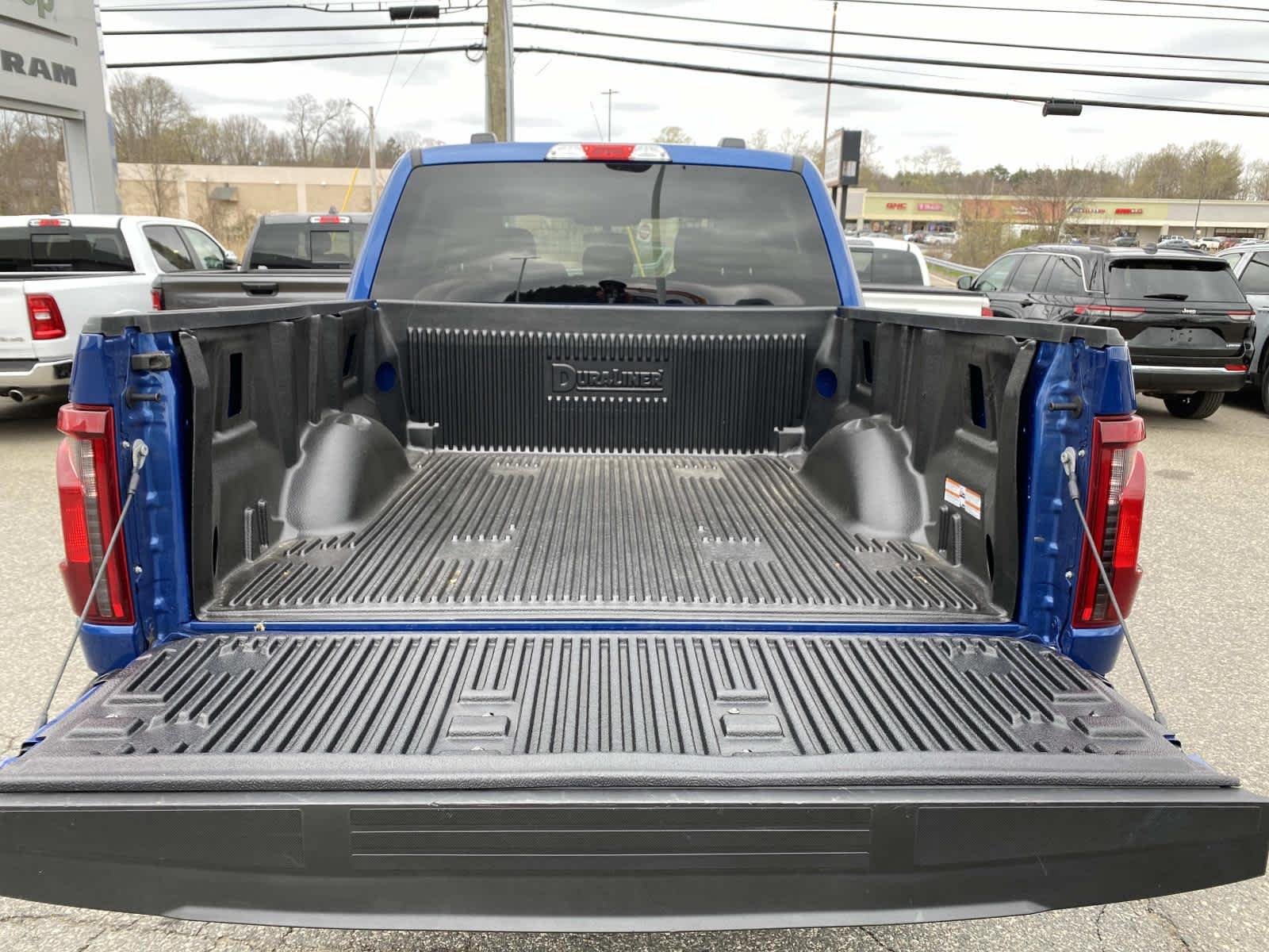 Certified Used 2025 Atlas Blue Ford XLT image 5