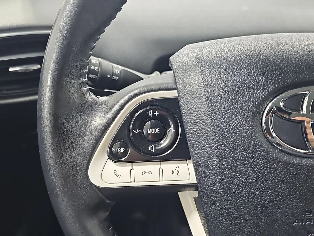 Used 2018 Gray Toyota Advanced image 19