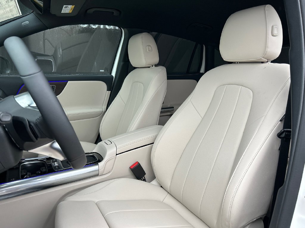 New 2026 Polar White Mercedes-Benz GLA 250 image 50