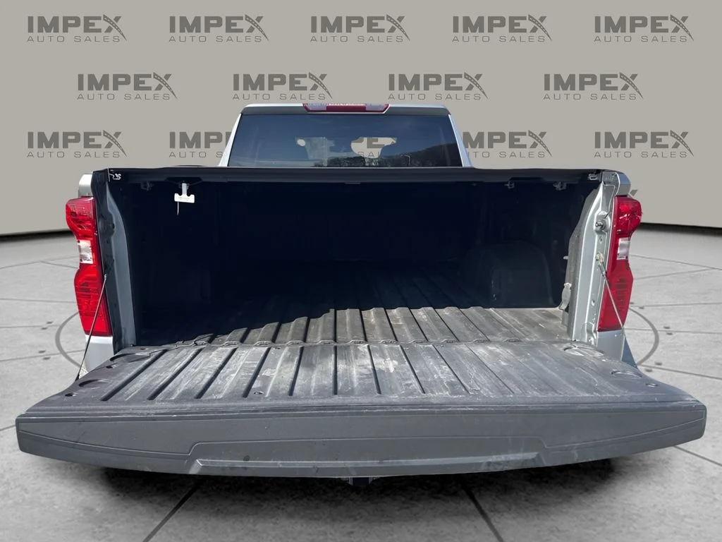 Used 2023 Gray Chevrolet Custom image 26