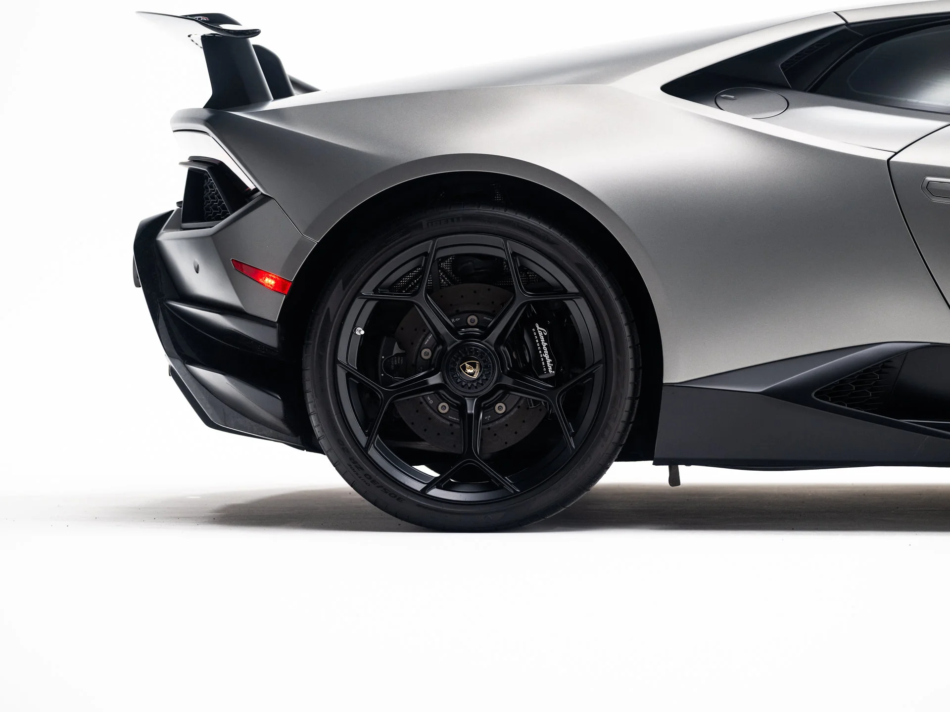 Used 2018 Grigio Titans Matt - AD PERSONAM Lamborghini Performante image 12
