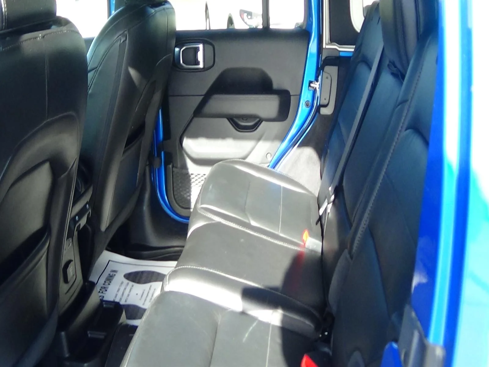 Used 2021 Hydro Blue Pearl Coat (pbj) Jeep Sahara Altitude image 11