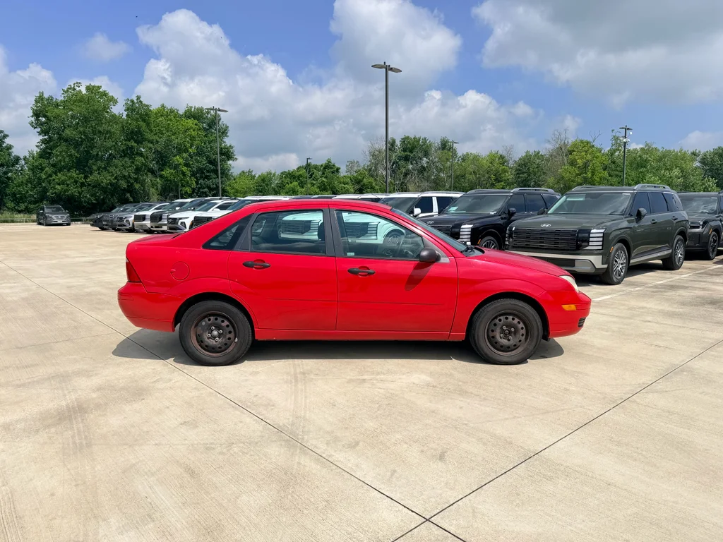 Used 2006 Infra-Red Clearcoat Ford SE image 5