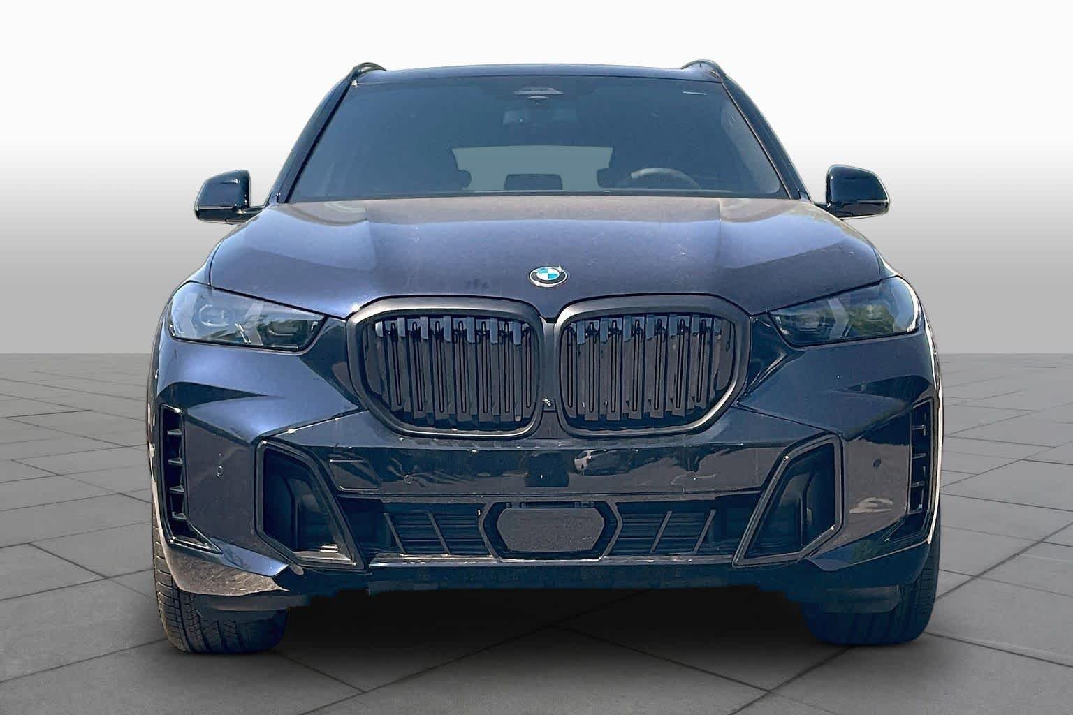 New 2026 Carbon Black Metallic BMW xDrive40i image 3