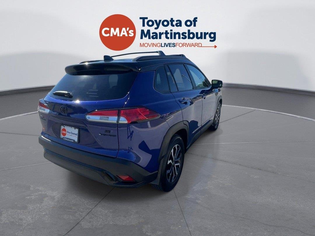 Used 2025 Blue Crush Metallic w/Jet Black Roof Toyota Hybrid SE image 5
