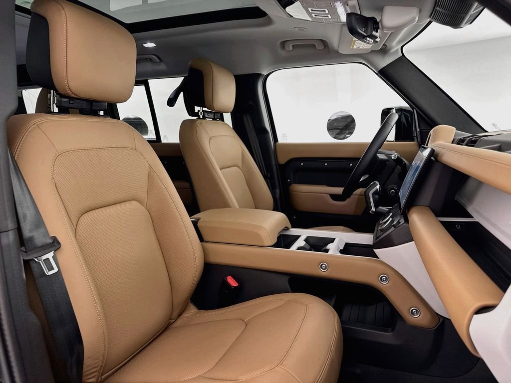 New 2026 Santorini Black Land Rover S image 30