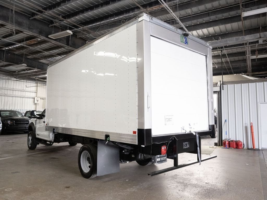 New 2025 Oxford White Ford XL image 6