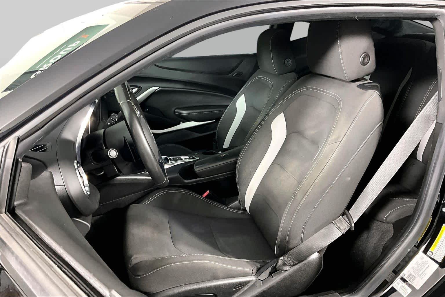 Used 2019 Black Chevrolet 1LT image 8