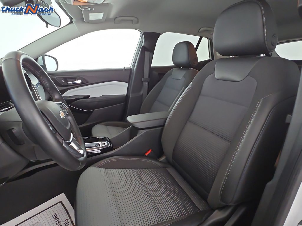 2025 Chevrolet Trax LT - Photo 24