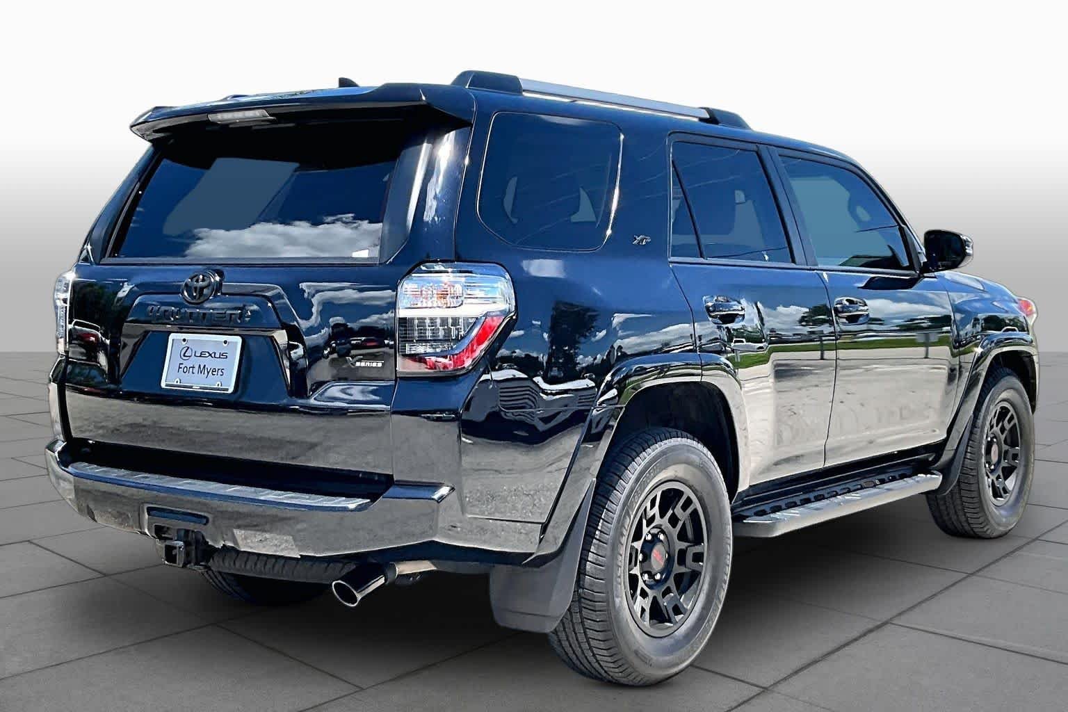 Used 2022 Midnight Black Metallic Toyota SR5 Premium image 13