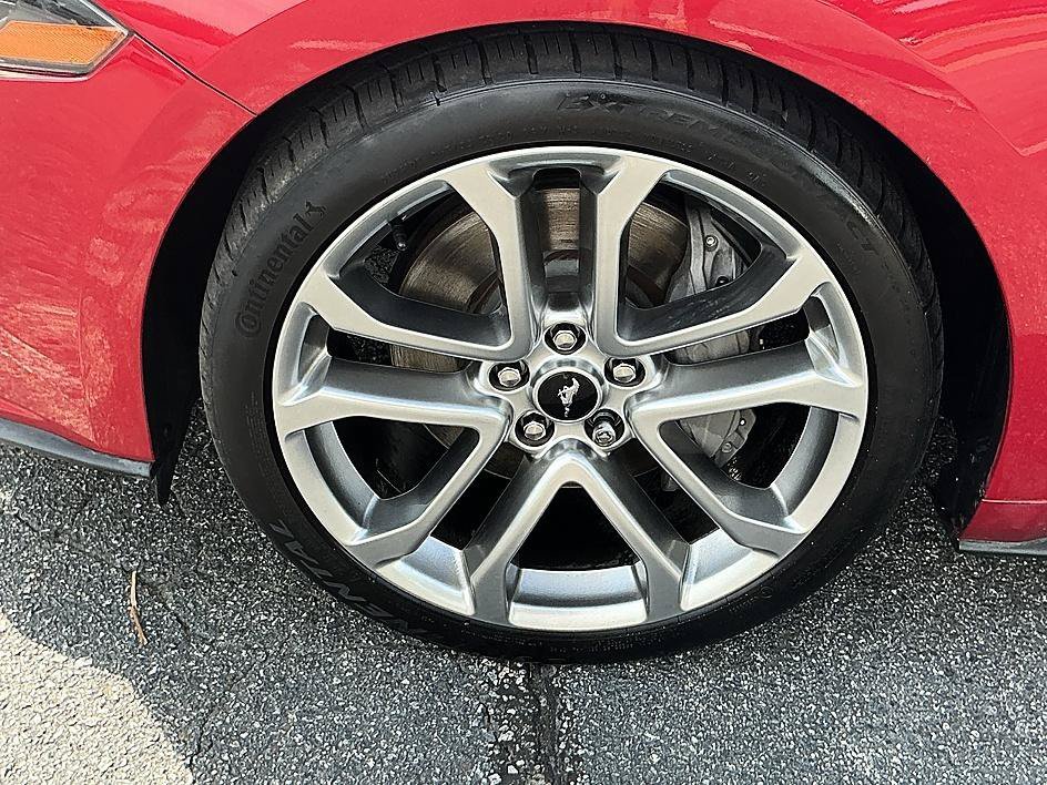 Used 2021 Red Metallic Ford GT Premium image 9