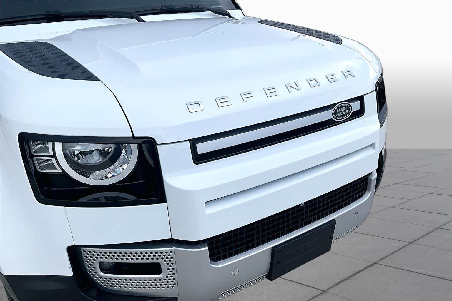 Used 2023 Fuji White Land Rover S image 28