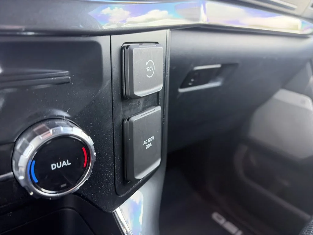 Used 2023 Silver Ford XLT image 27