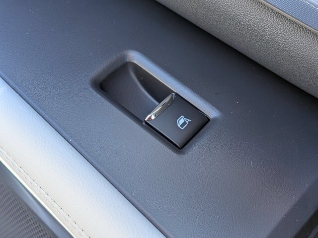 New 2025 Agate Black Metallic Ford Platinum® image 39