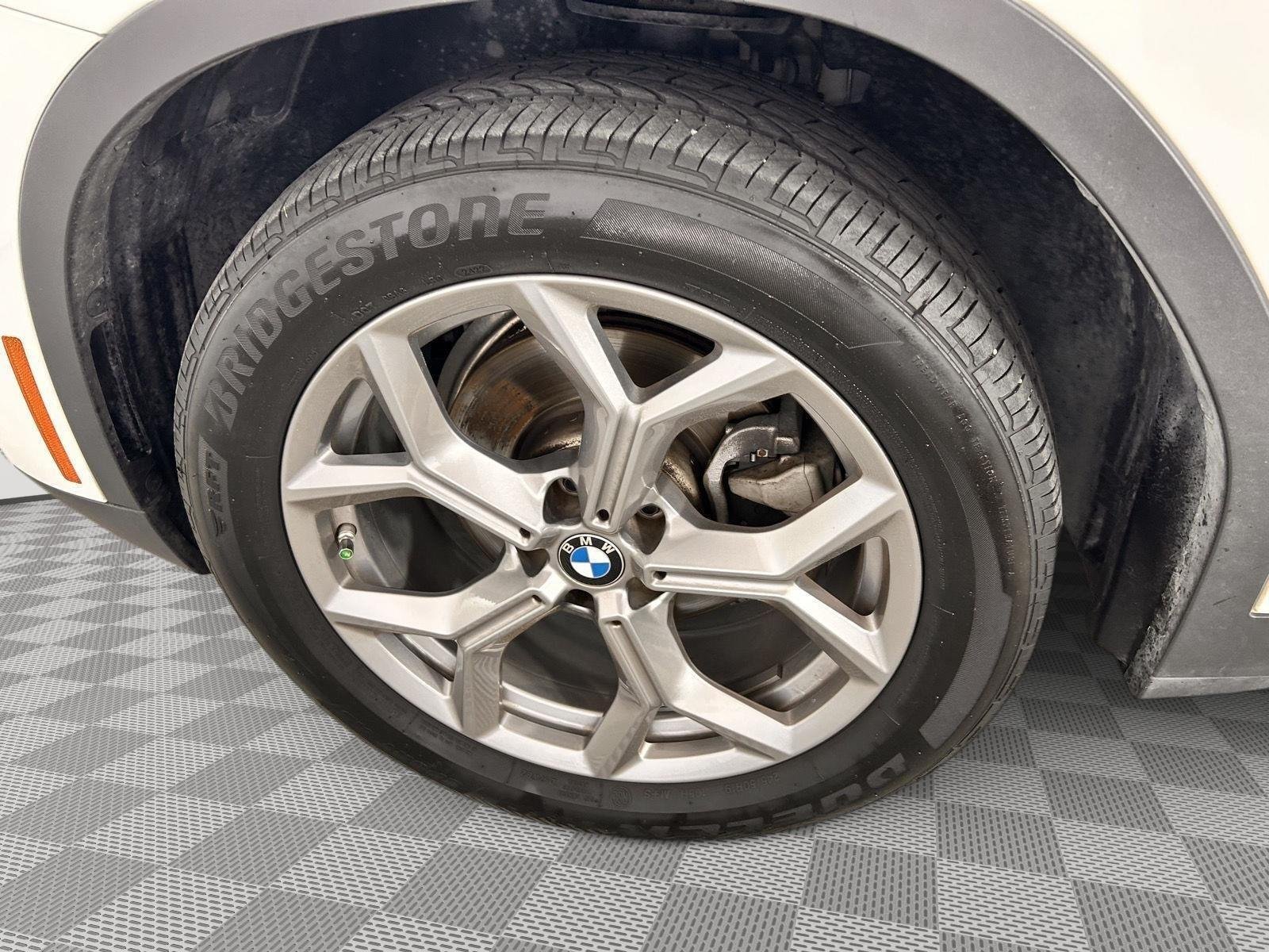 Used 2022 Alpine White BMW xDrive30i image 7