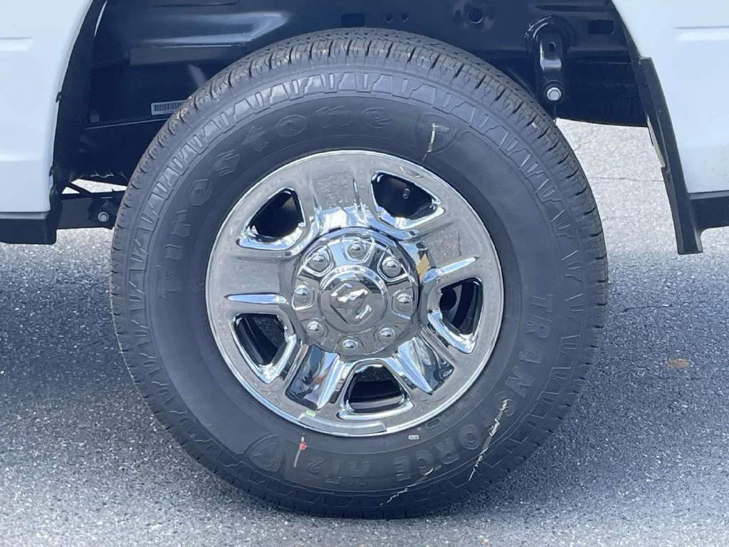 New 2026 Bright White Clear-Coat Exterior Paint RAM Tradesman image 12