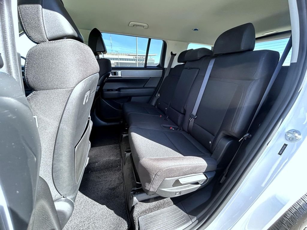 2025 Hyundai Santa Fe SE - Photo 21