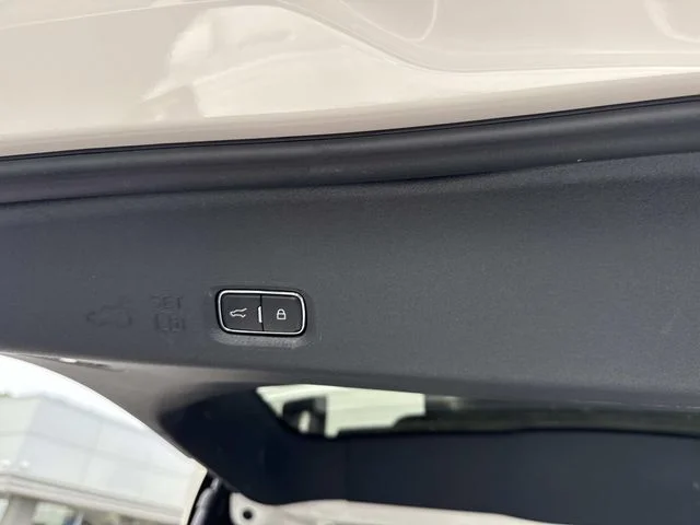 Used 2025 White Ford Active image 7