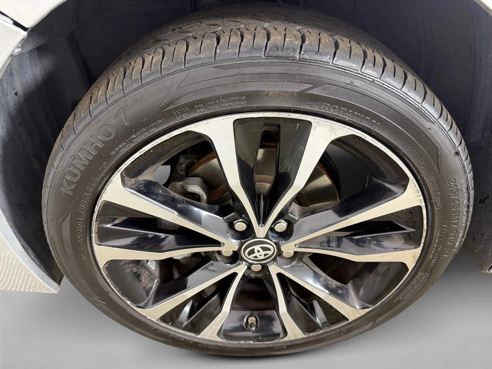 Used 2019 Classic Silver Metallic Toyota SE image 11