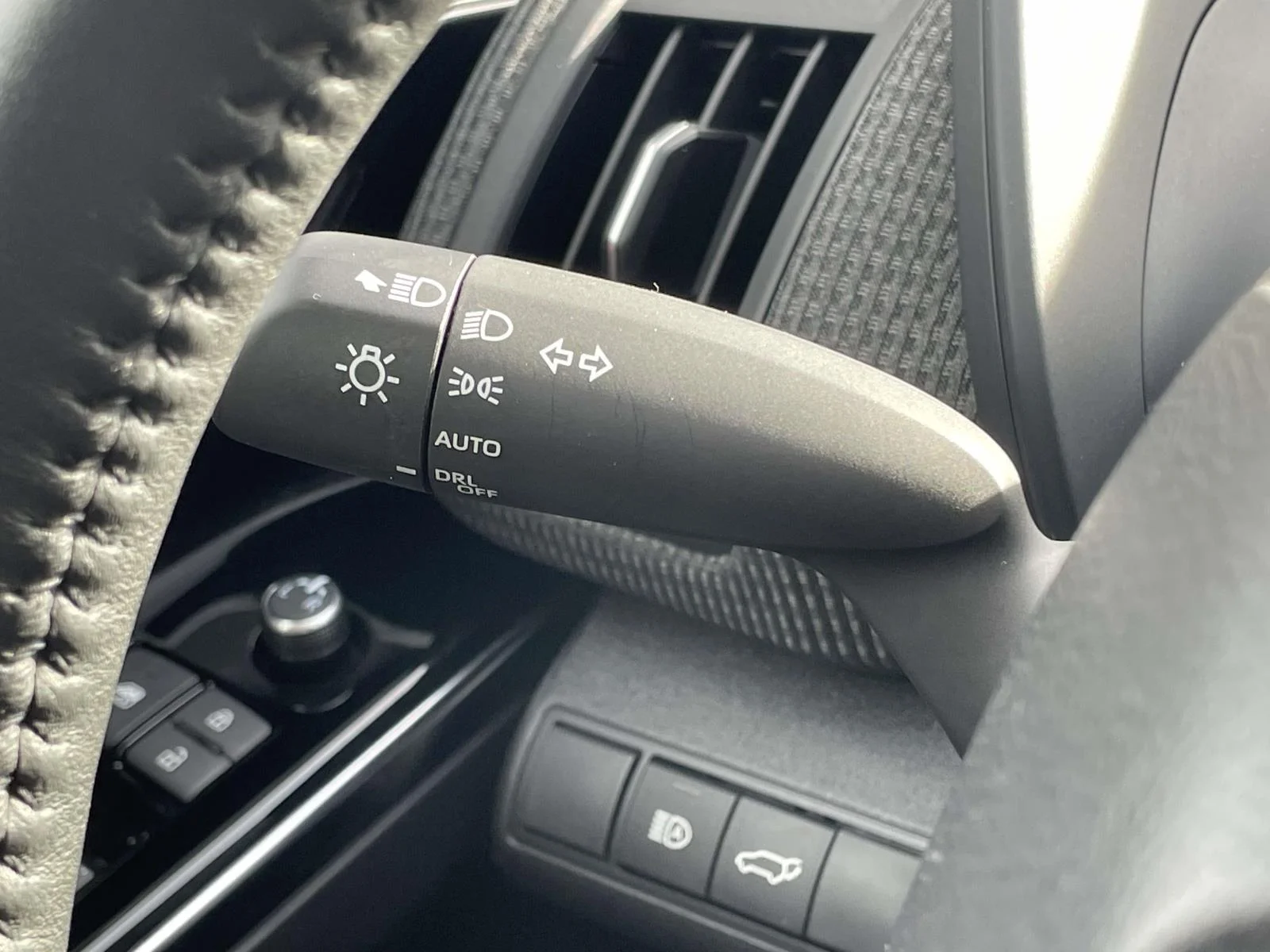 Used 2023 Wind Chill Pearl Toyota Limited image 12