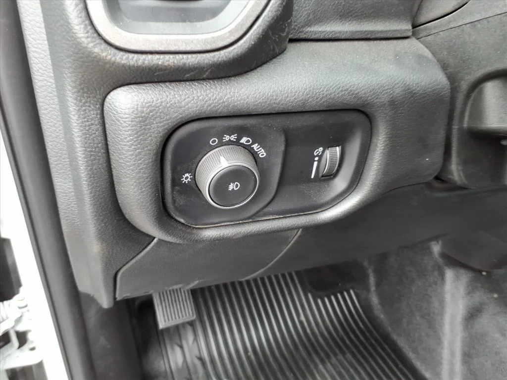 2026 RAM 3500 Chassis Tradesman - Photo 9