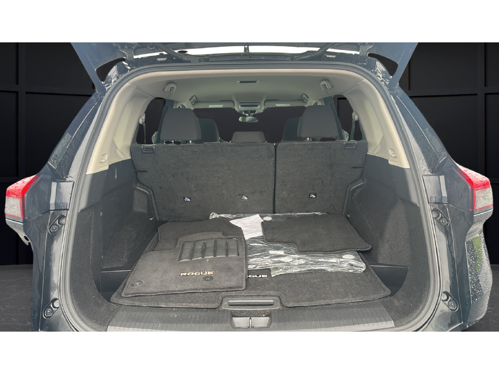 Used 2025 Super Black Nissan SV image 19