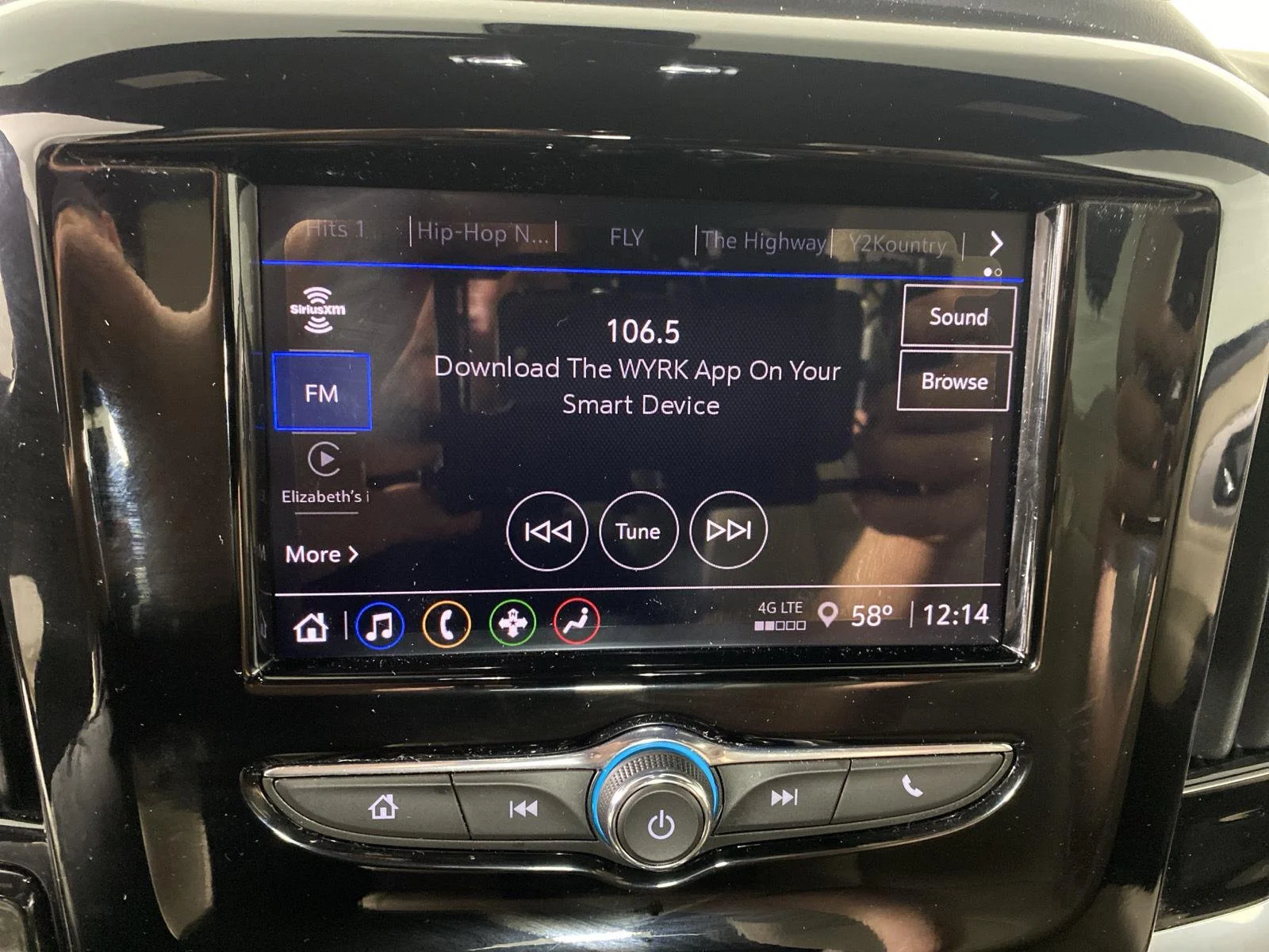 Used 2023 Wh Chevrolet  image 16