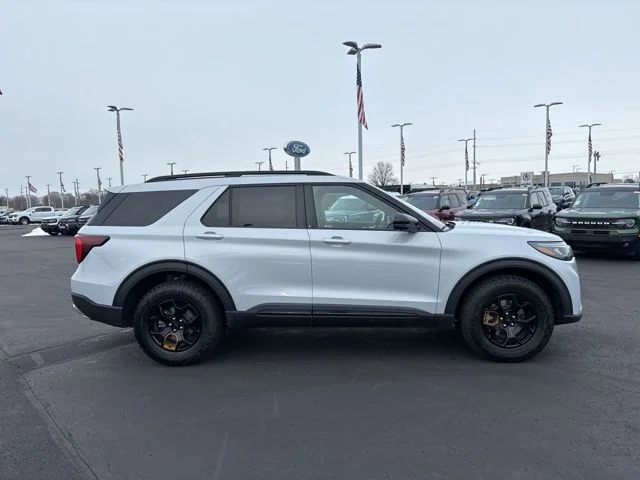 New 2026 Space White Metallic Ford Tremor® image 5