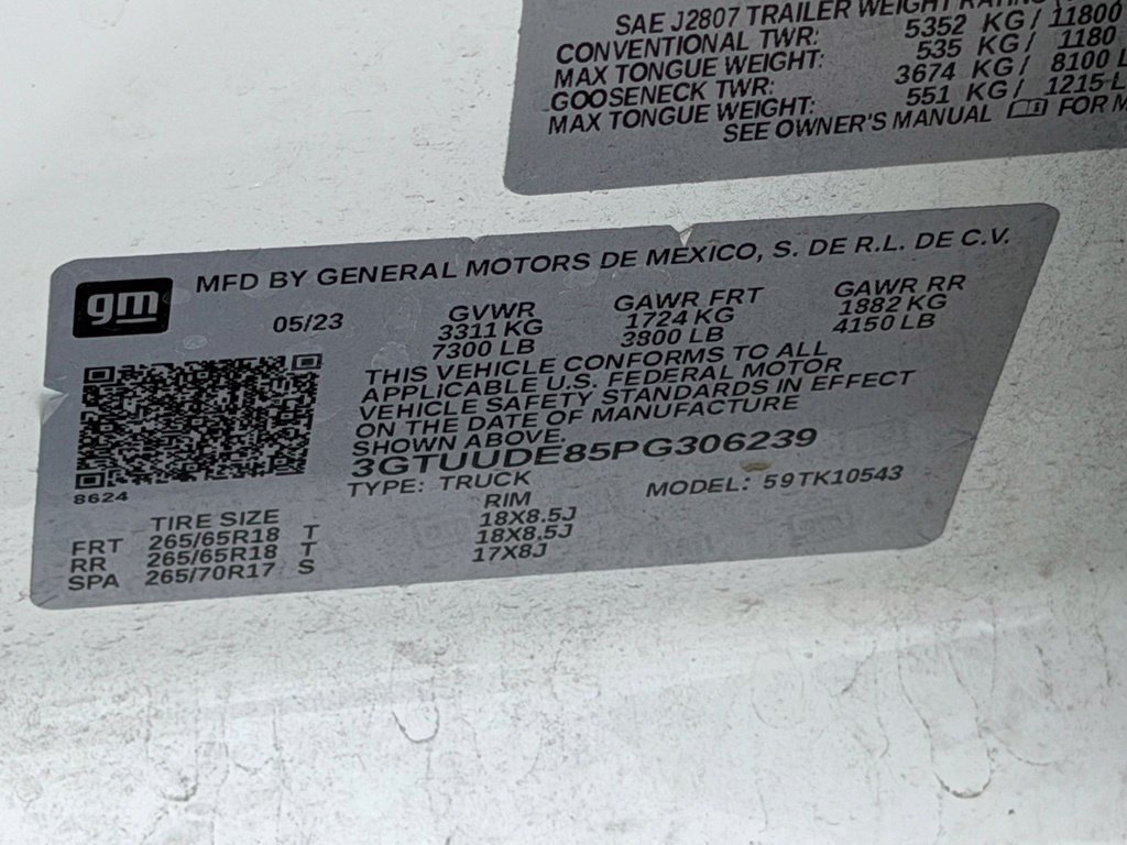 Certified Used 2023 White GMC SLT image 36