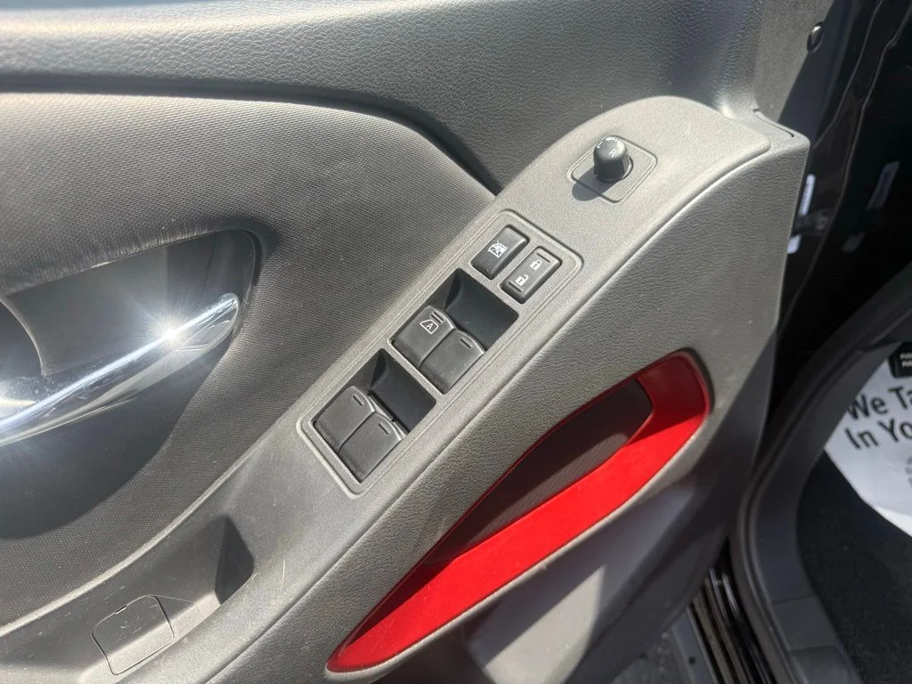 Used 2023 Black Nissan PRO-X image 19