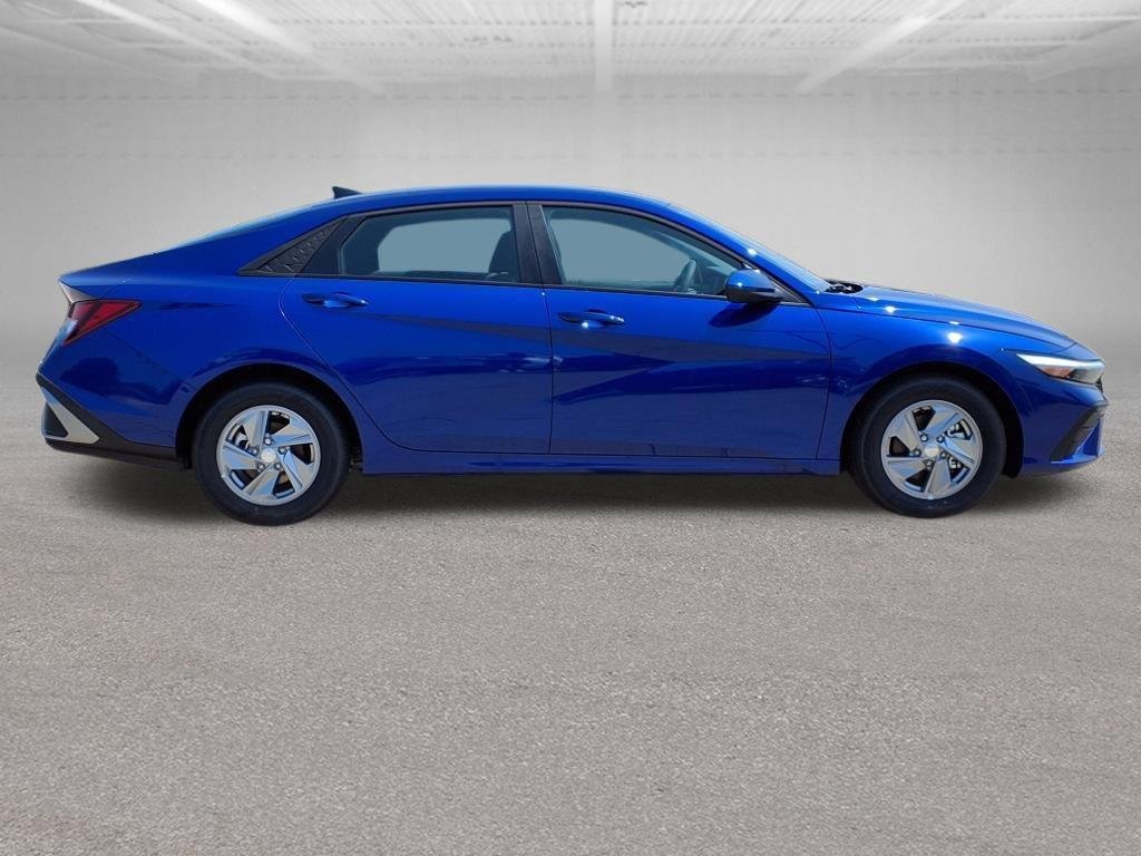 2025 Hyundai Elantra SE - Photo 33