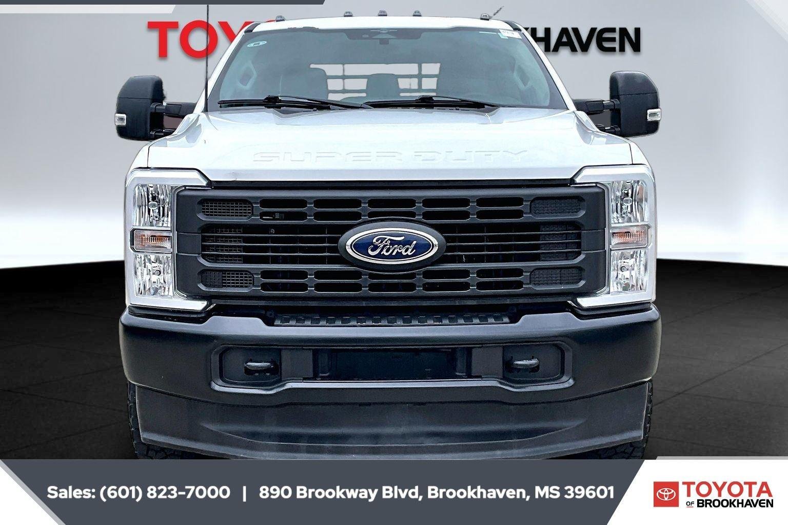 Used 2023 Oxford White Ford XL image 3