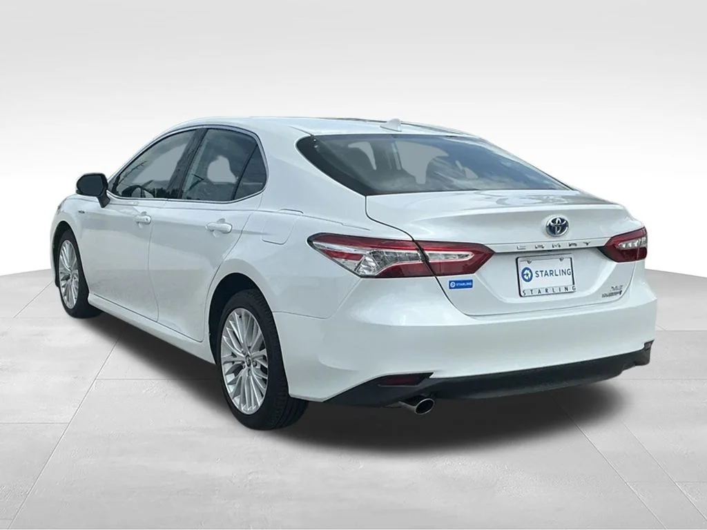 Used 2020 Beige Toyota XLE image 7