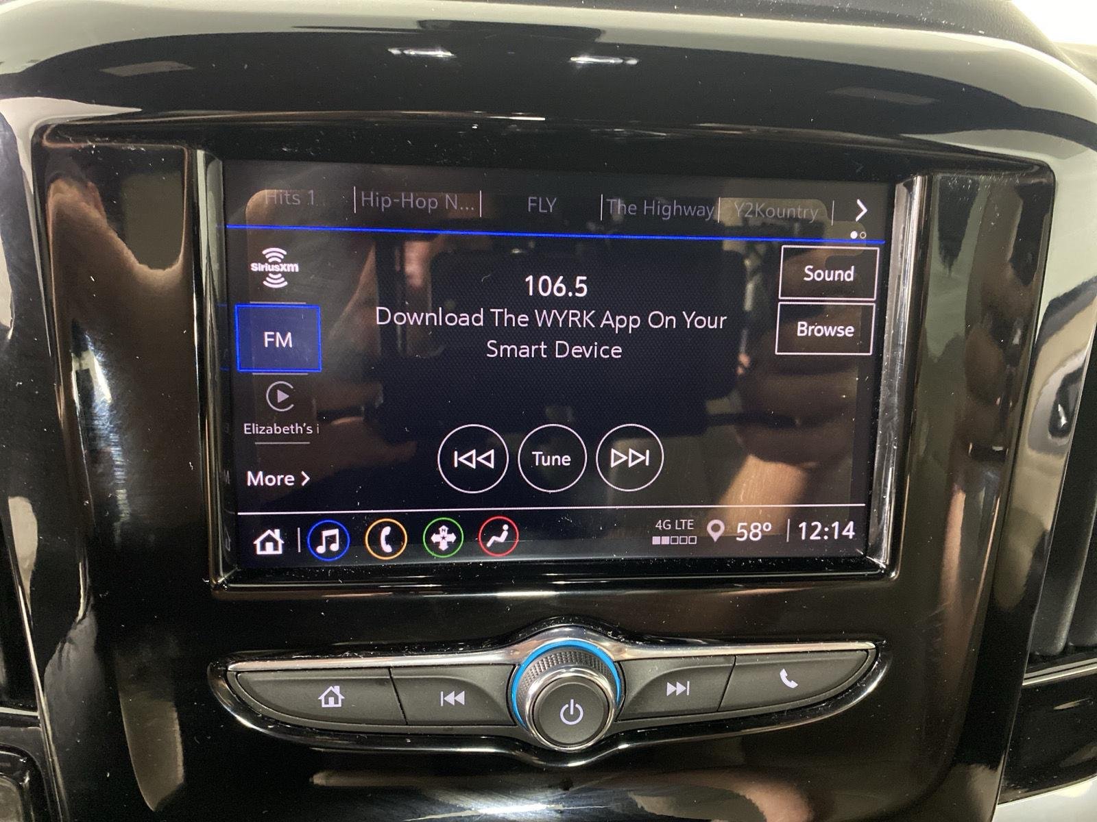 Used 2023 Wh Chevrolet  image 16