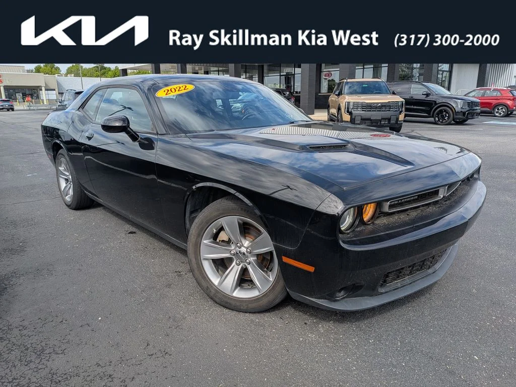 2022 Dodge Challenger SXT Auto's photo