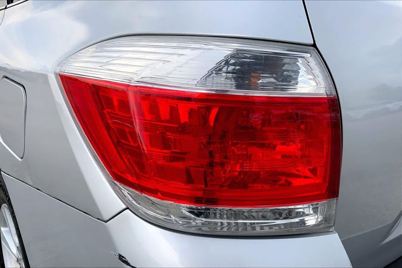 Used 2013 Classic Silver Metallic Toyota Plus image 27