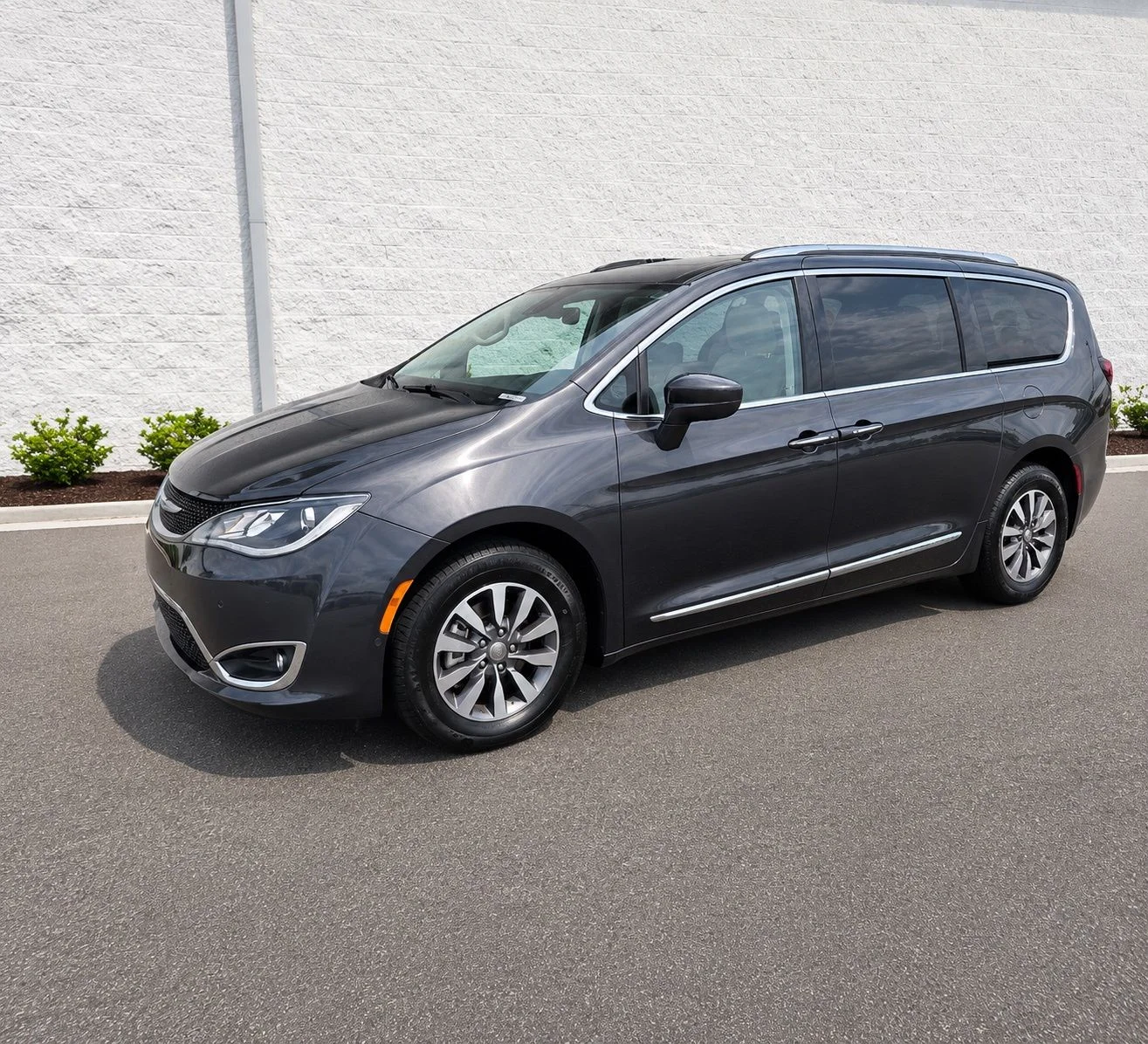 Used 2020 Maximum Steel Metallic Clearcoat Chrysler Touring L Plus image 1