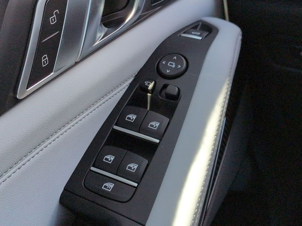 New 2026 Black Sapphire Metallic BMW M60i image 25