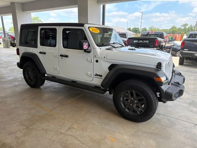 Used 2024 White Jeep Sport S image 7