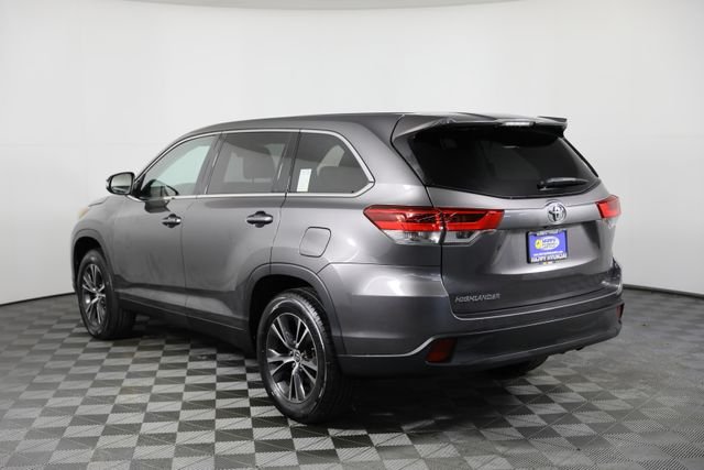 2019 Toyota Highlander LE - Photo 26