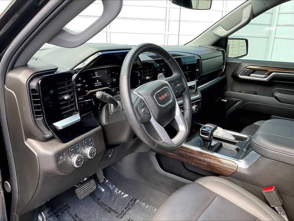 Used 2024 Black GMC Elevation image 8